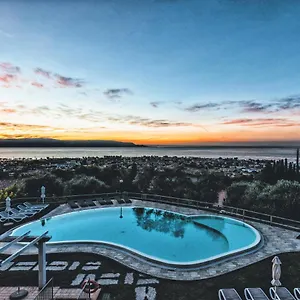 *** Hotel apartamentowy La Chioma Di Berenice Garda Włochy
